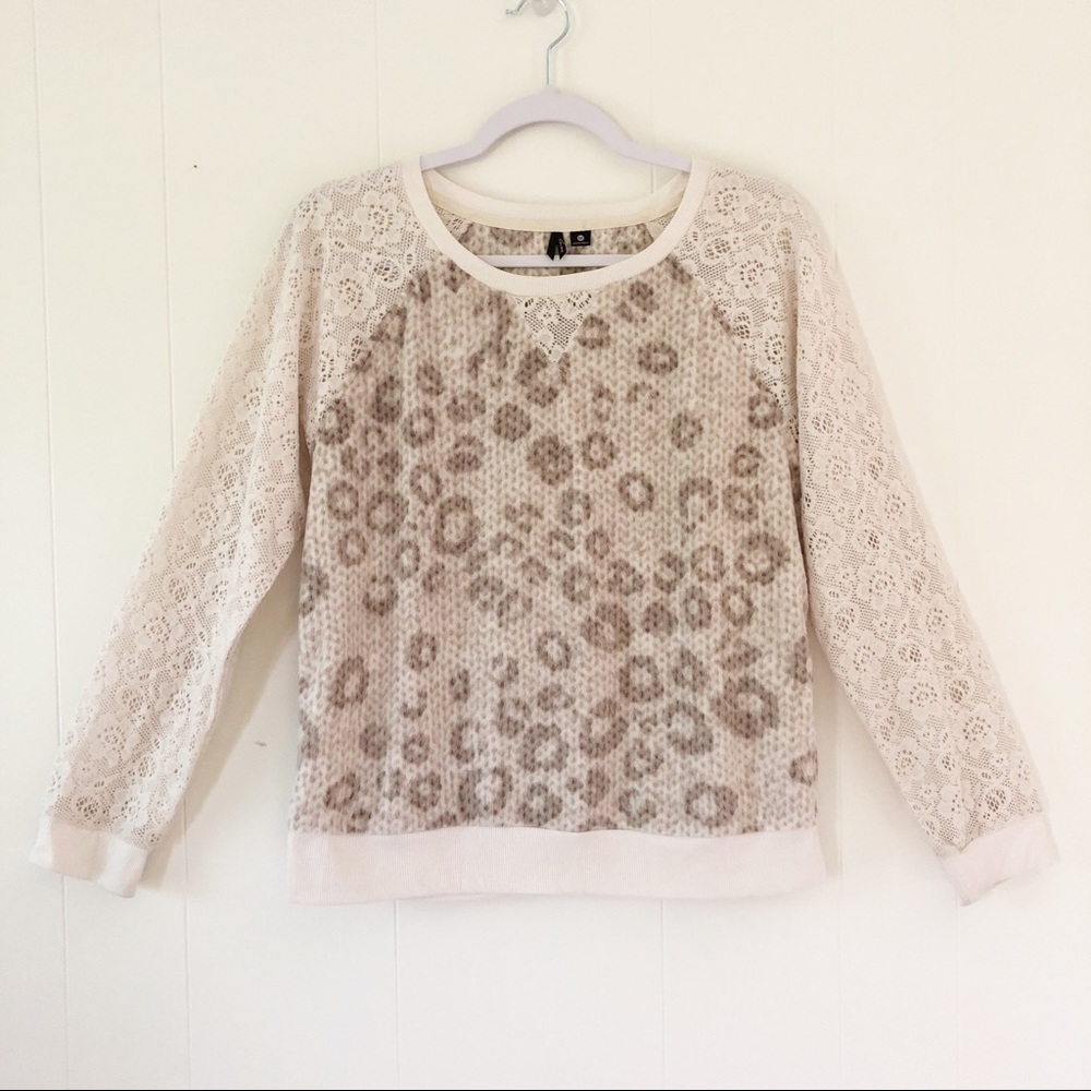 Kensie Leopard & Lace Raglan Top